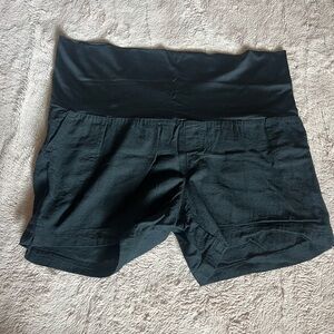 Black Isabel Maternity Shorts Size Large